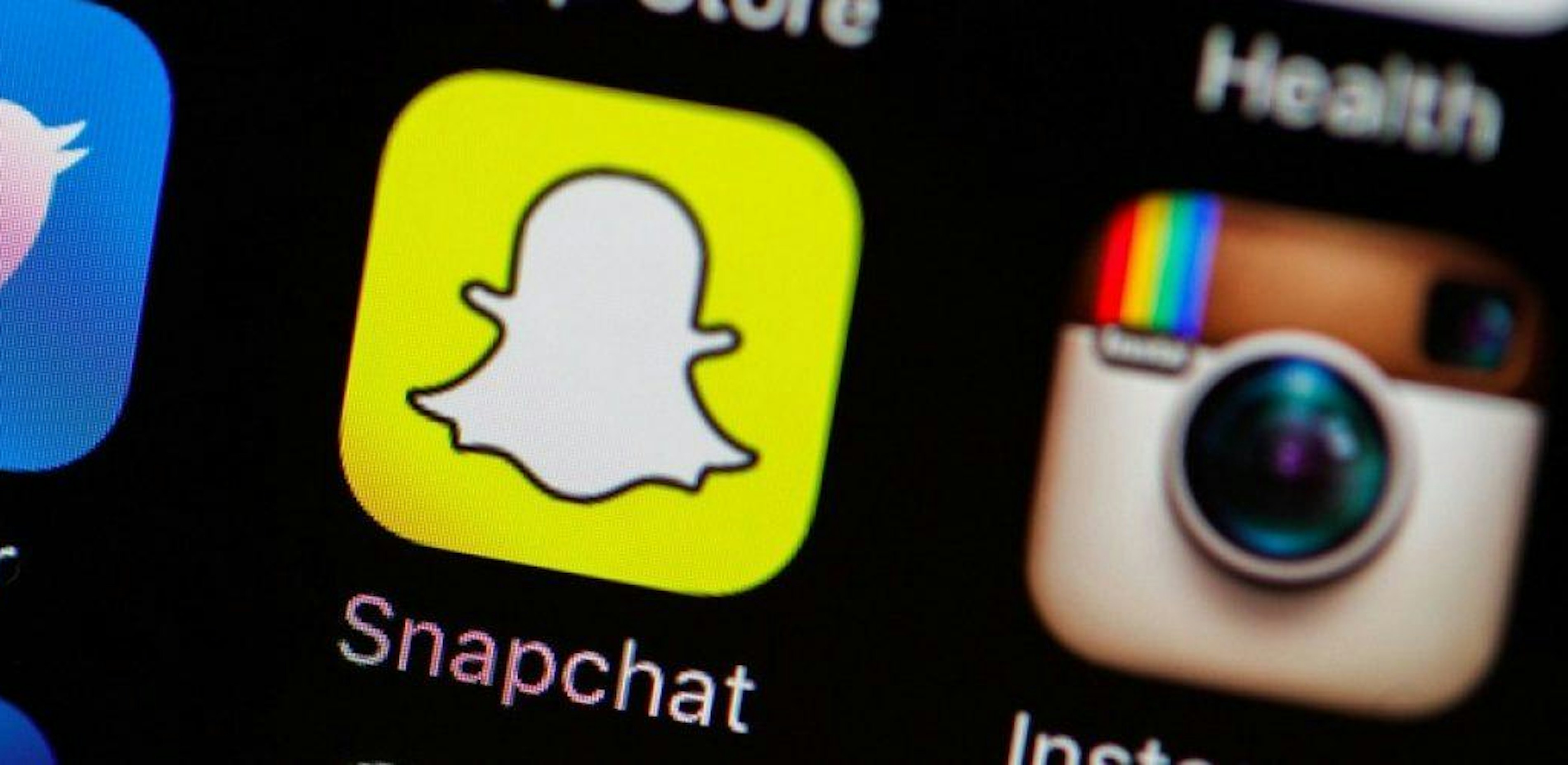 Snapchat design 1260x500